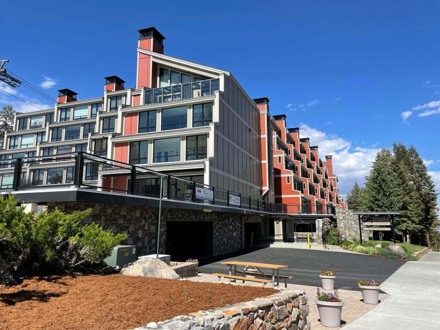 Beautiful 2 Bedroom With Amazing View! *
