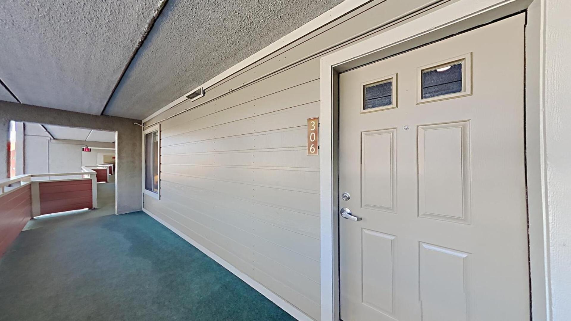 Beautiful 2 Bedroom With Amazing View!