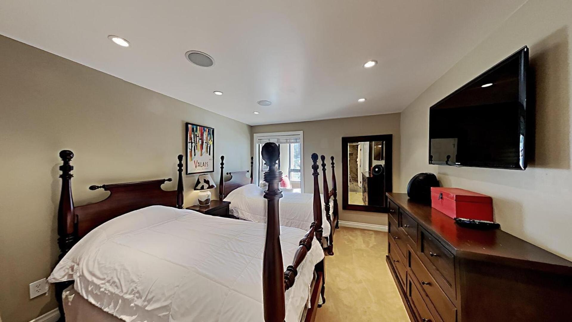 Beautiful 2 Bedroom With Amazing View! * Mammoth Lakes