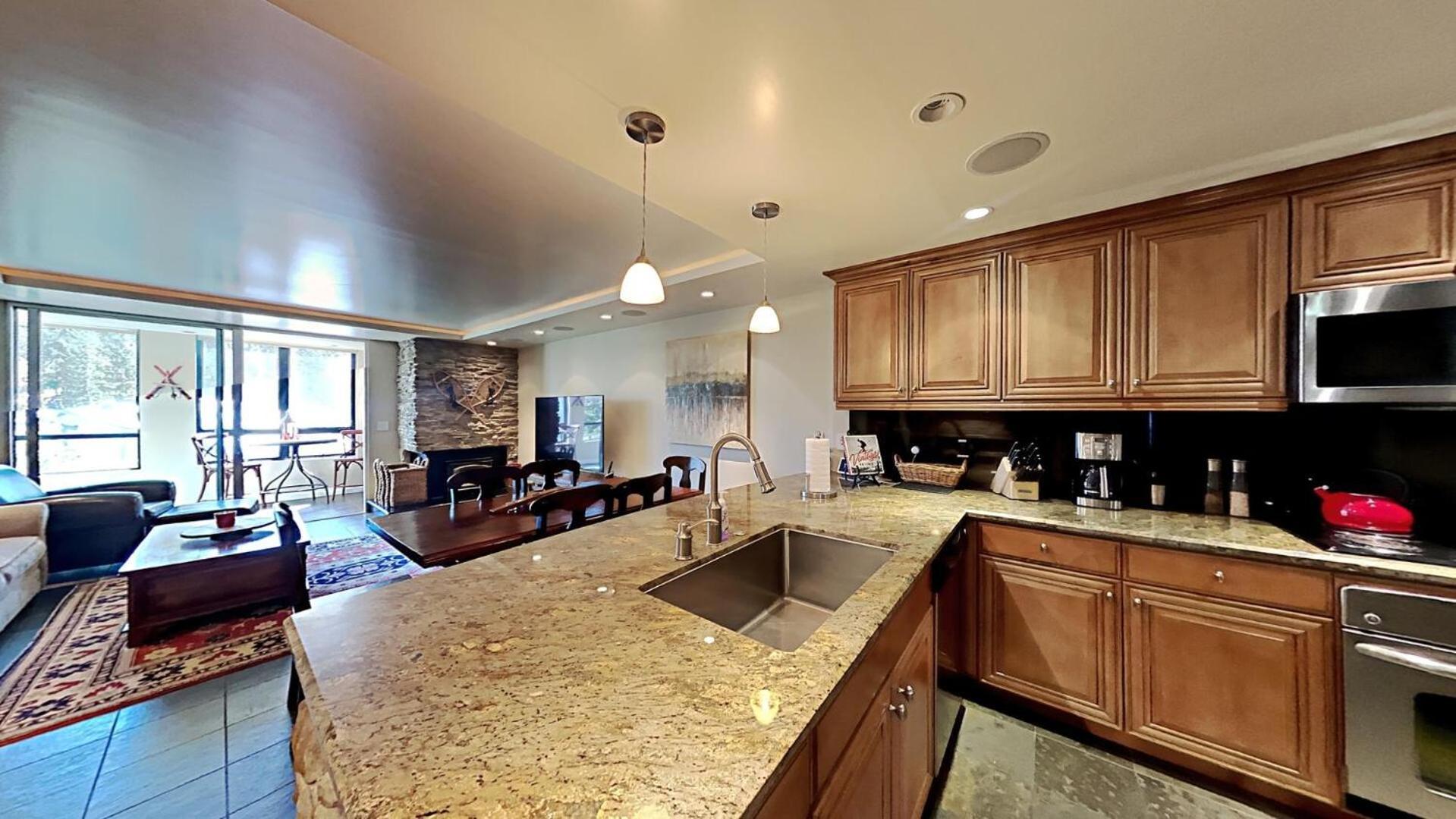 Beautiful 2 Bedroom With Amazing View! *