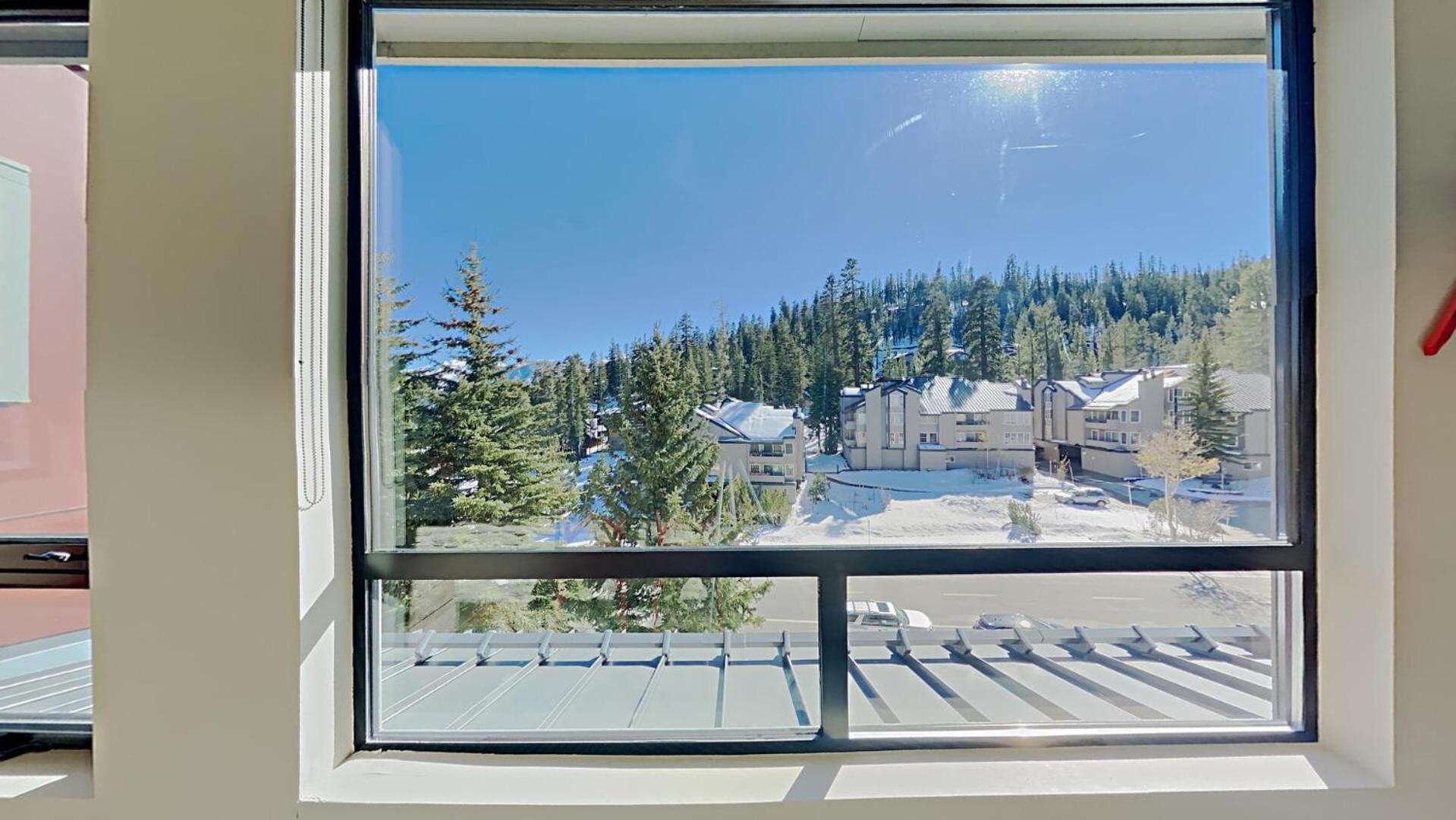 Beautiful 2 Bedroom With Amazing View! * Mammoth Lakes